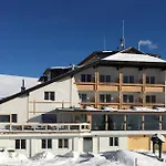 Schneekonig Szálloda 4*